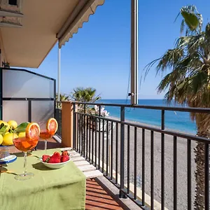 loft-balcone-sul-mare.sicilyhotelsitaly.net/