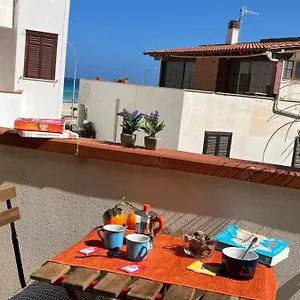 casa-conturrana10-metri-dalla-spiaggia-di-san-vito.sicilyhotelsitaly.net/