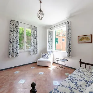 hintown-pretty-house-in-vernazza-middle-apartment.hotelitalianriviera.com/